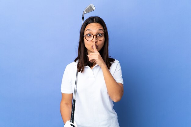 Mujer joven, golfista