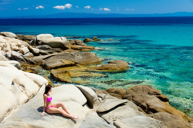 Mujer joven en grecia