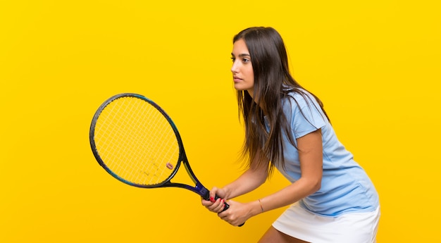 Mujer joven jugador de tenis