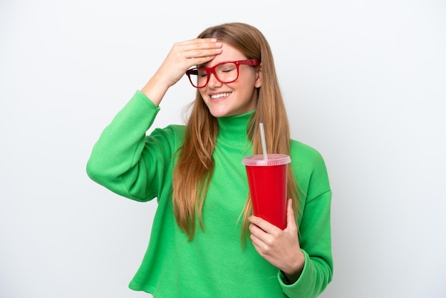 Mujer joven sobre fondo aislado