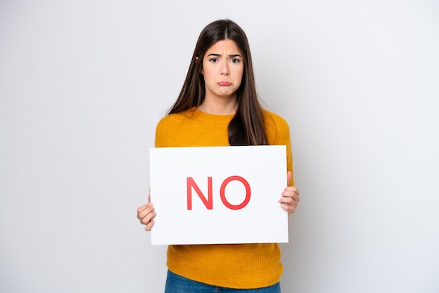 Foto mujer joven sobre fondo aislado