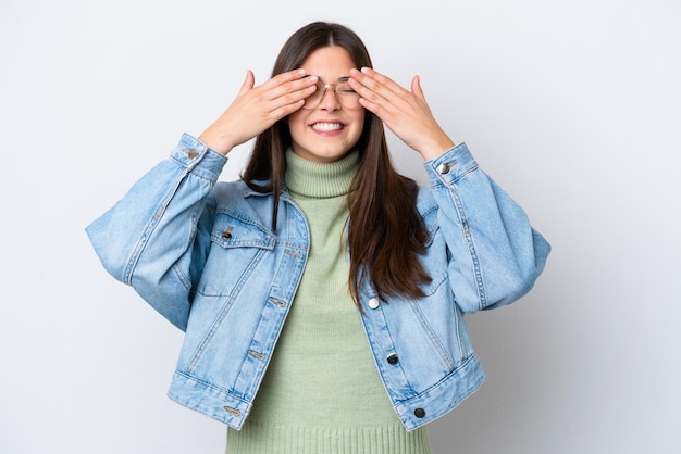 Mujer joven sobre fondo aislado