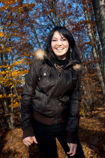 Mujer joven sonriente