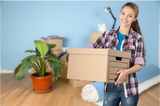 mujer joven, tenencia, caja