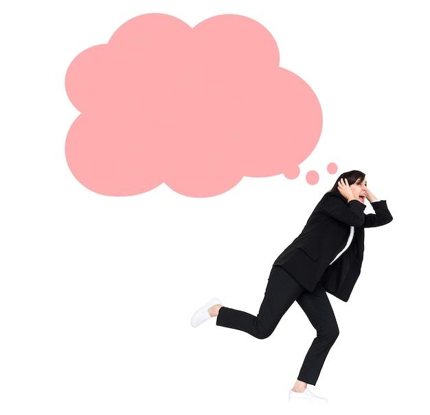 Mujer loca huyendo de sus pensamientos fondo transparente
