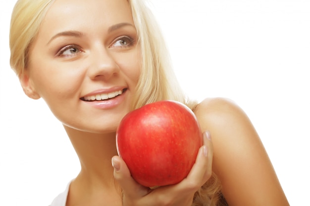 Mujer con una manzana