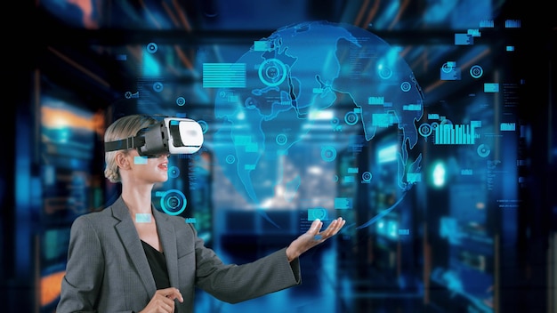Mujer mirando datos monitoreo dinámico del mundo por VR en la vista del edificio Contrapción