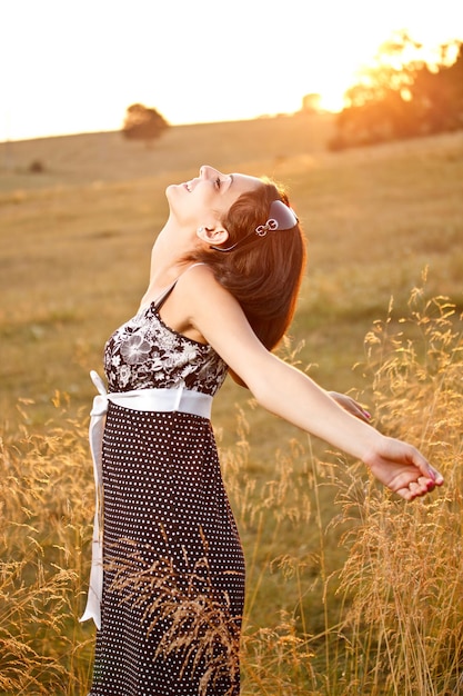 mujer en la naturaleza