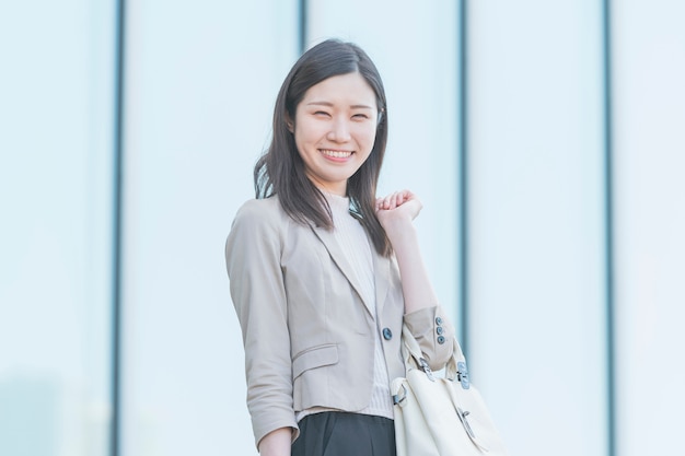 Mujer de negocios animando