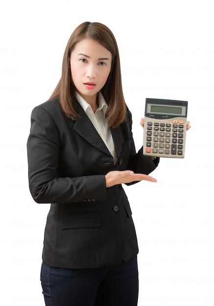 Mujer de negocios con calculadora