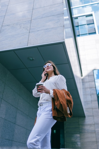 mujer de negocios estilo de vida urbano