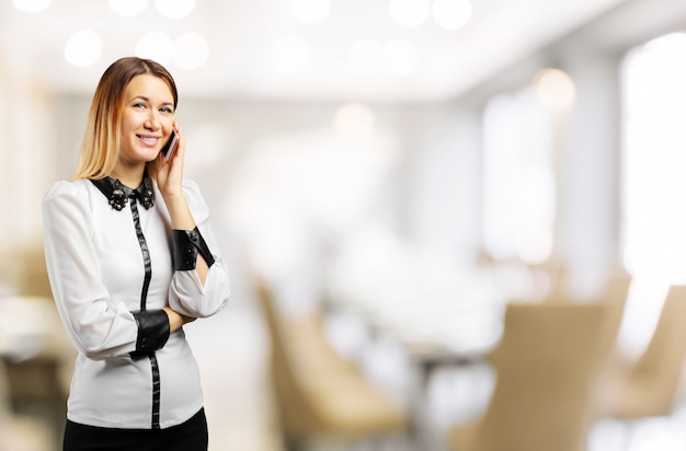 Mujer de negocios, hablar teléfono