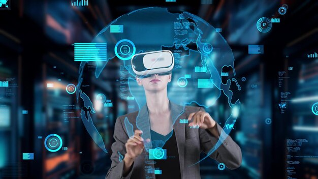 Mujer de negocios haciendo zoom con el monitor de gráficos del mercado mundial por el artefacto VR