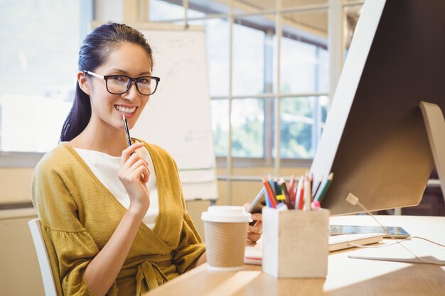 Mujer de negocios, posar