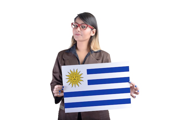 Mujer de negocios sosteniendo la bandera uruguaya