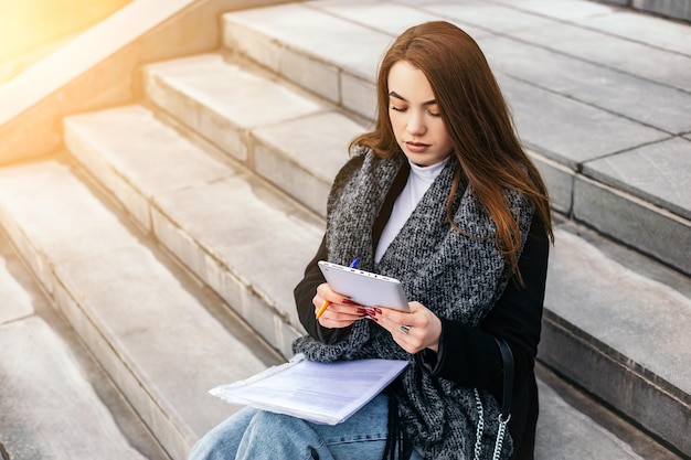 mujer de negocios, trabajo, exterior