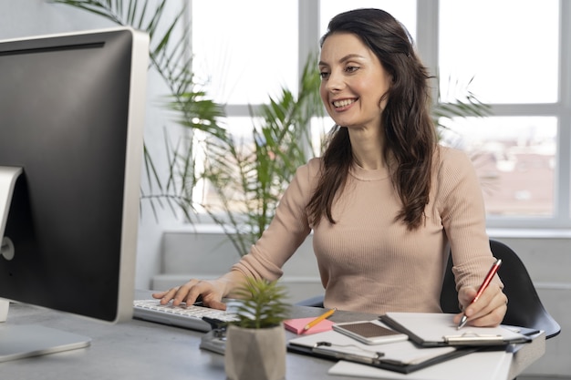 Foto mujer de negocios, en el trabajo