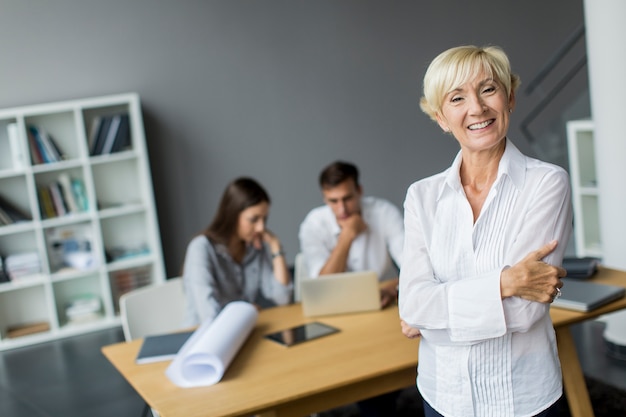 Mujer en la oficina