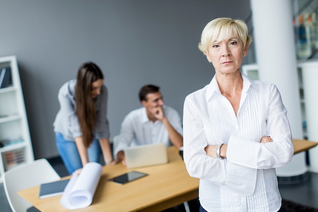 Mujer en la oficina