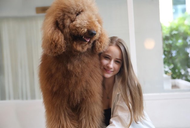 mujer y perro