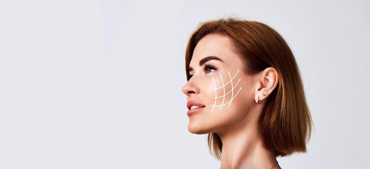 Mujer con piel limpia perfecta y flechas de elevación.