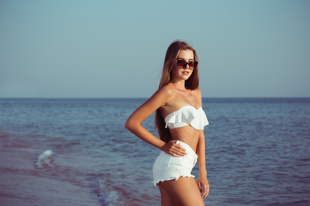 Mujer en playa