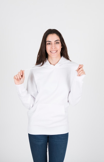 Mujer en ropa blanca