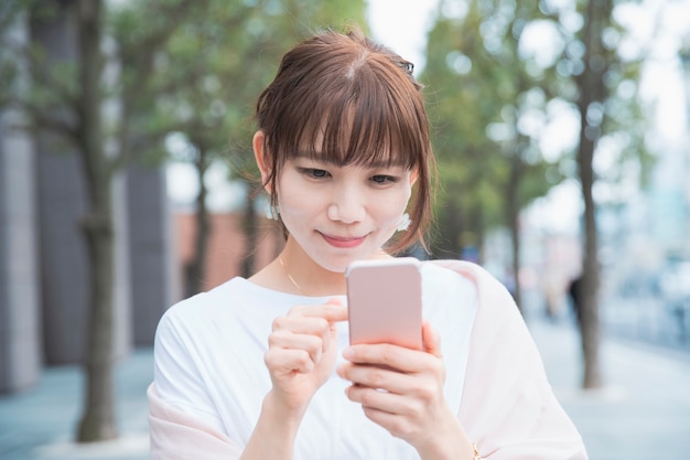 Mujer con smartphone