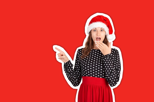 Mujer con sombrero de Navidad. Feliz año nuevo concepto.