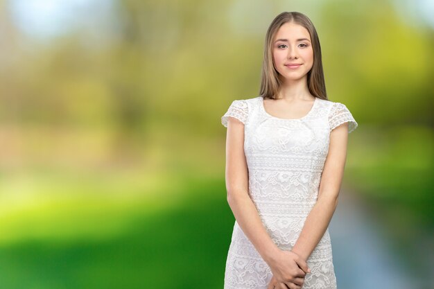 Mujer sonriendo con perfecta sonrisa