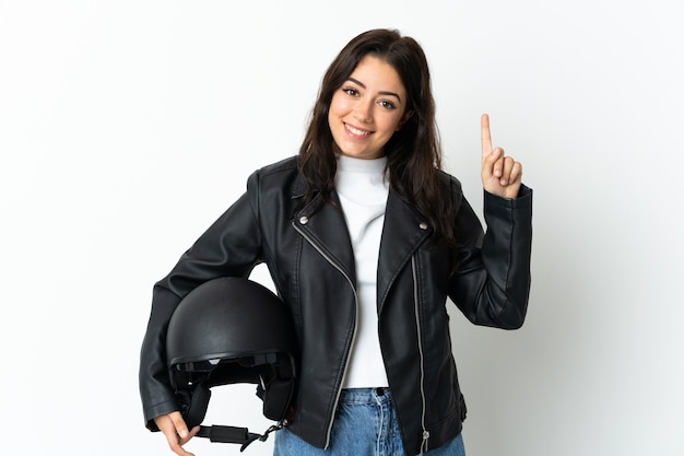 Mujer sosteniendo un casco de moto aislado