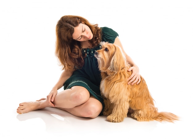 Foto mujer con su perro
