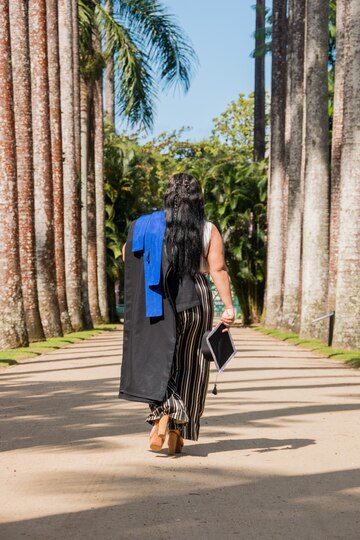 Mujer en traje graduación río janeiro, brasil. | Foto Premium