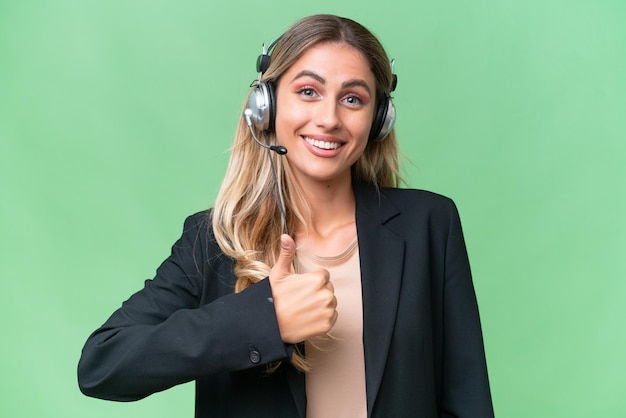 Mujer uruguaya joven y bonita de origen aislado