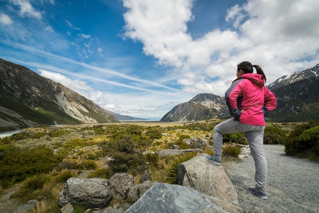 Mujer, viajero, viajar, en, desierto, paisaje