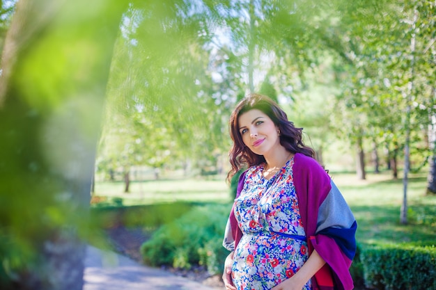 Mujeres embarazadas en el parque