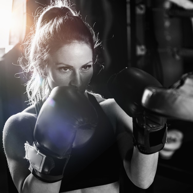 Mujeres en entrenamiento de boxeo