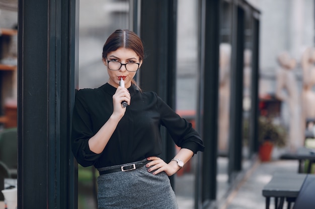 Mujeres modelo de la batería de la tecnología para adultos