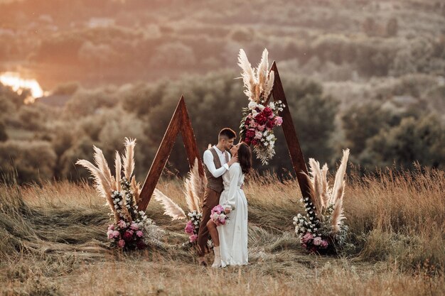 Foto mujeres en plantas en el campo contra el cielo