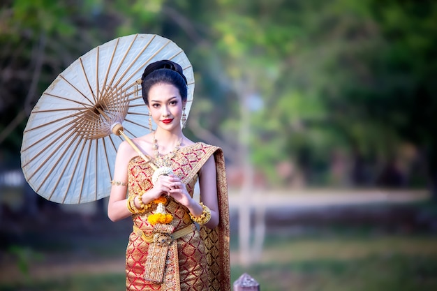 Mujeres en traje tradicional de Tailandia