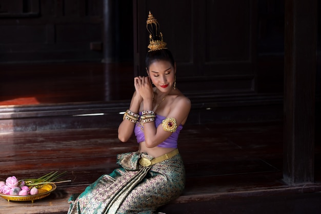 Mujeres en traje tradicional de Tailandia