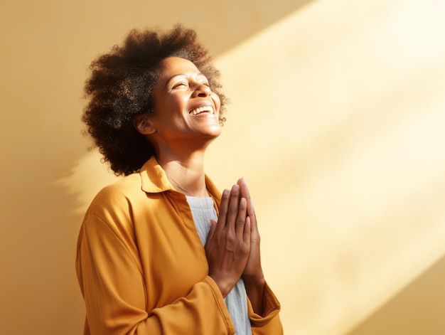 Mulher africana de 40 anos pose emocional dinâmica