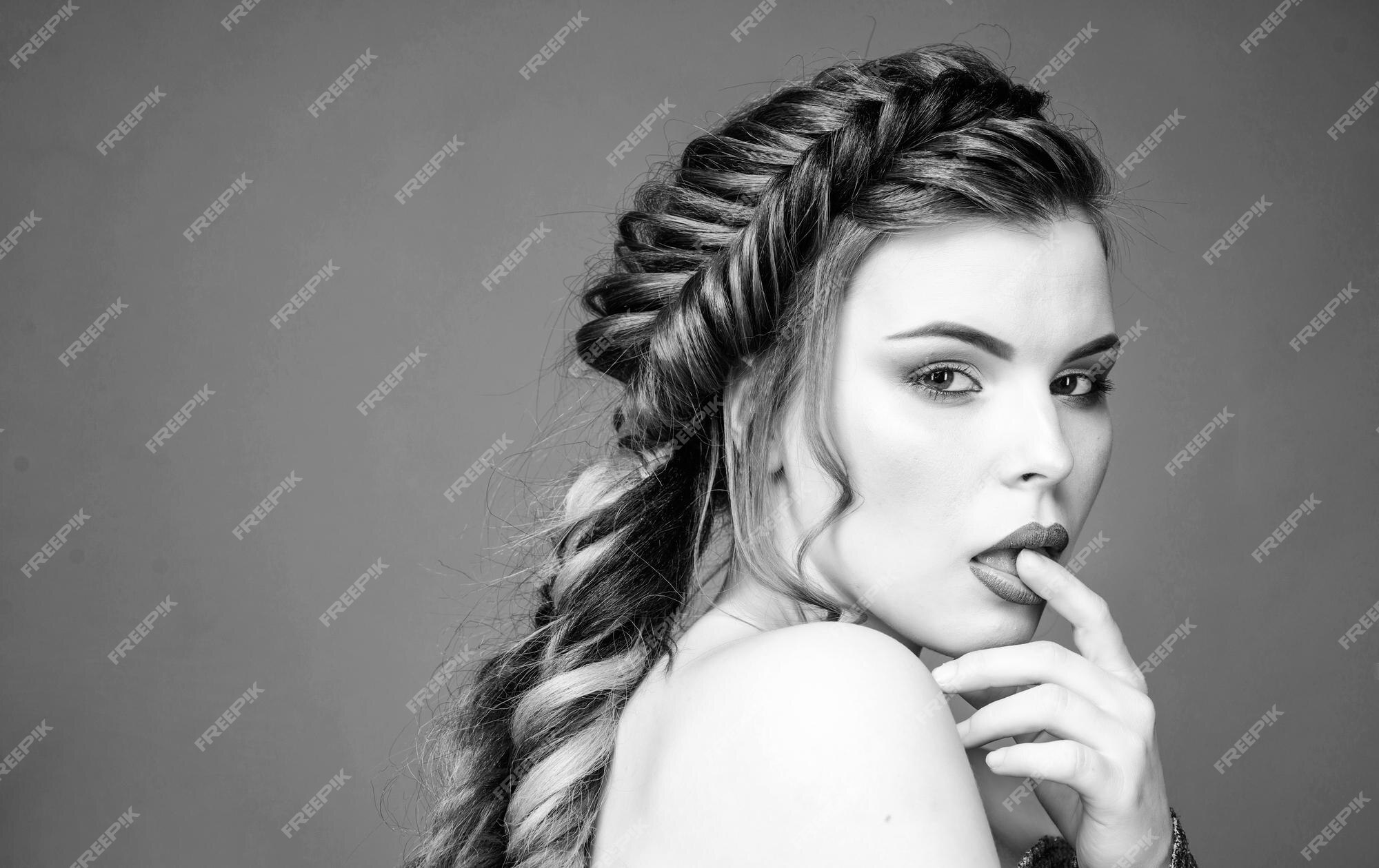 Modelo Louro Sensual Com Cabelo Lindo. Mulher Sexy Com Cabelos Longos  Saudáveis E Maquiagem Perfeita. Estilo Cabelo Moda. Foto de Stock - Imagem  de sensualidade, atrativo: 214140174