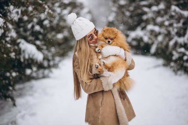 Mulher, com, cão, em, inverno