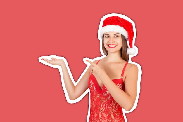 Mulher com chapéu de Natal feliz ano novo conceito