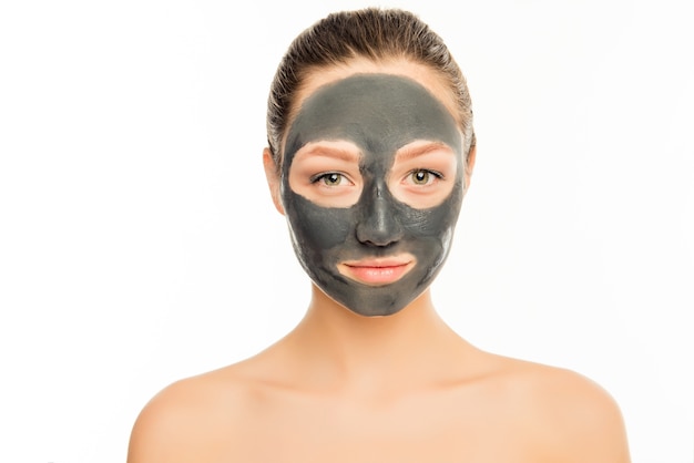 Foto mulher com máscara orgânica no rosto