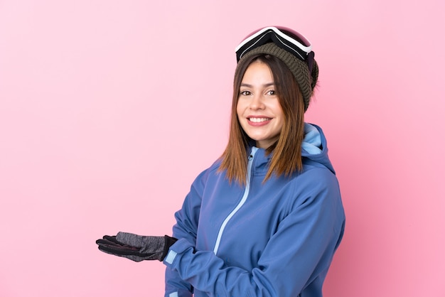 Mulher com óculos de snowboard