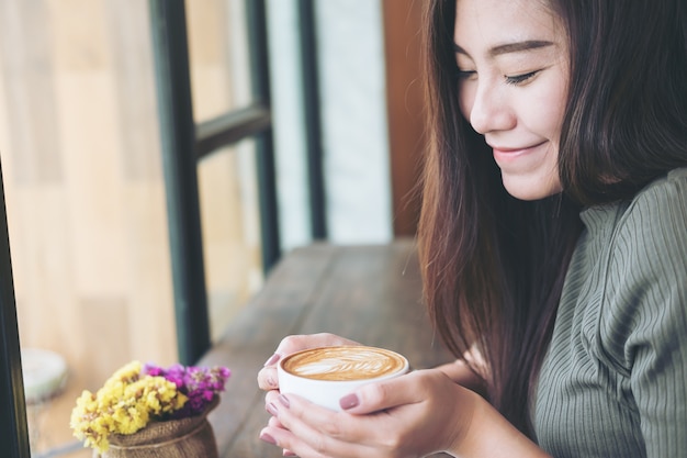 Mulher, com, xícara café