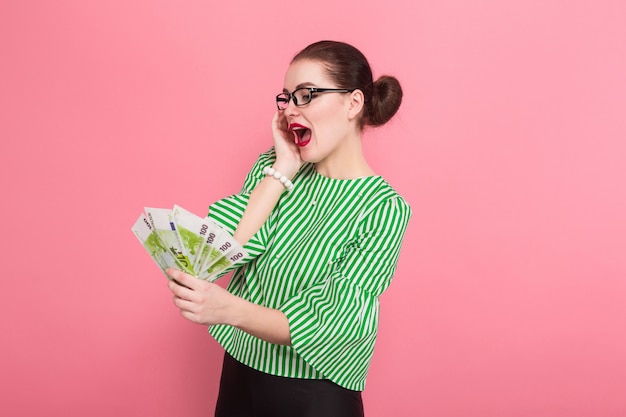 Mulher de negócios com cabelo bun