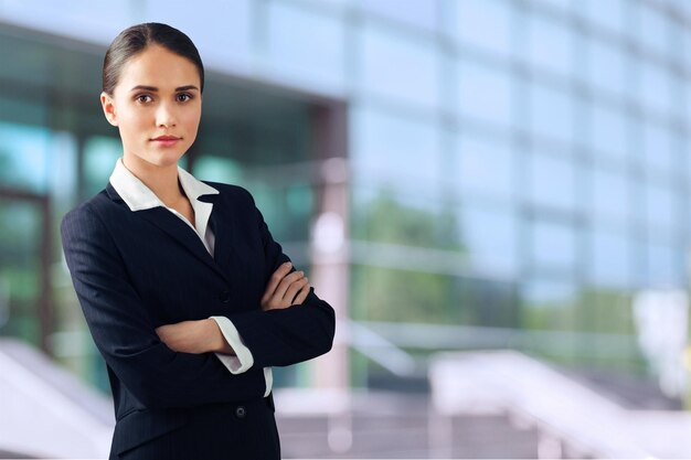 Foto mulher de negócios confiante em um fundo branco